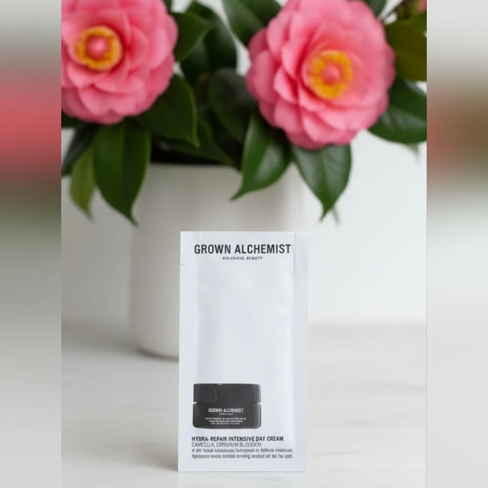 Grown Alchemist Hydra-Repair Day Cream Sachets - Black and White Sample New